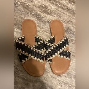 Universal Thread woven sandals size 9 1/2. Never worn.